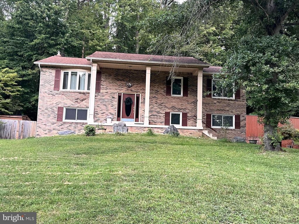 8677 VALLEY DR, Waldorf, MD 20603