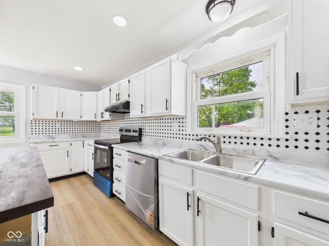 225 S Carthage Road, Charlottesville, IN 46117