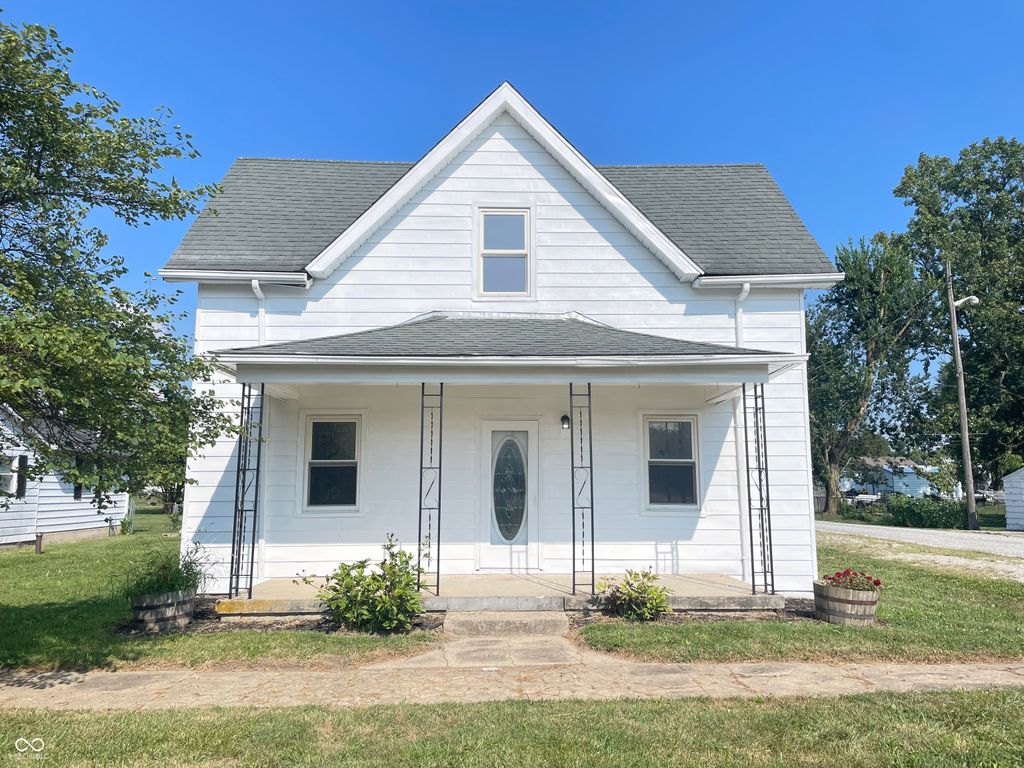 225 S Carthage Road, Charlottesville, IN 46117