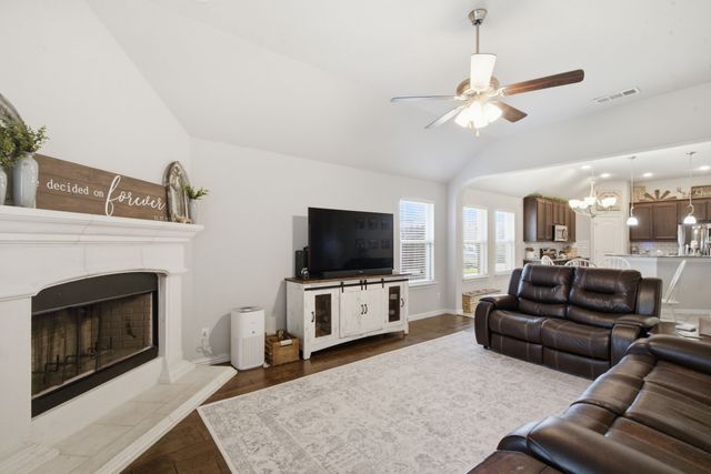 531 Hidden Springs Trail, Azle, TX 76020