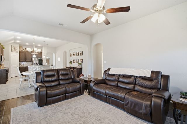 531 Hidden Springs Trail, Azle, TX 76020