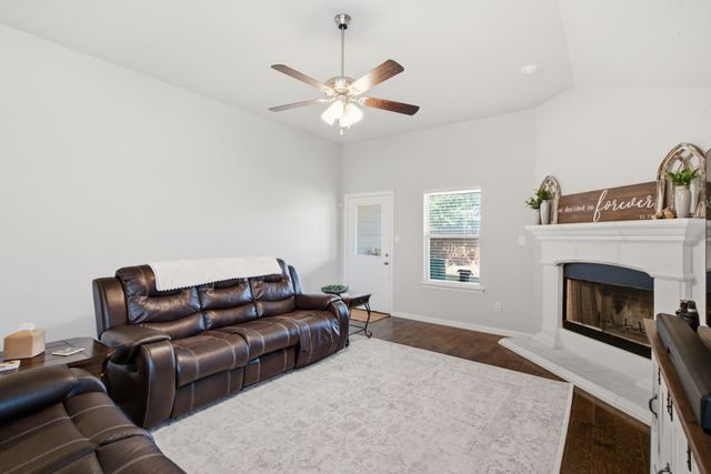 531 Hidden Springs Trail, Azle, TX 76020