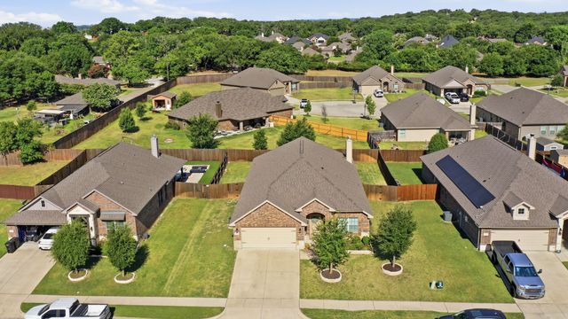 531 Hidden Springs Trail, Azle, TX 76020