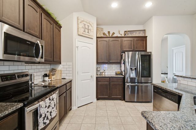 531 Hidden Springs Trail, Azle, TX 76020