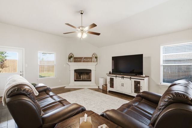 531 Hidden Springs Trail, Azle, TX 76020
