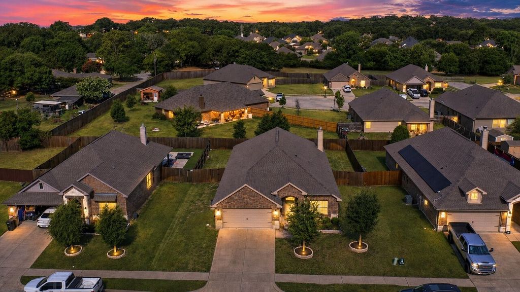 531 Hidden Springs Trail, Azle, TX 76020