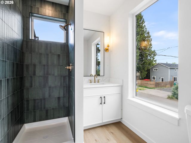 6605 N Seneca St, Portland, OR 97203