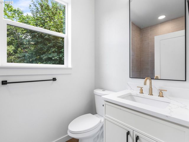 6605 N Seneca St, Portland, OR 97203