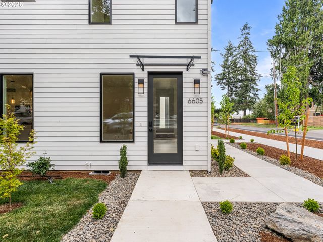 6605 N Seneca St, Portland, OR 97203