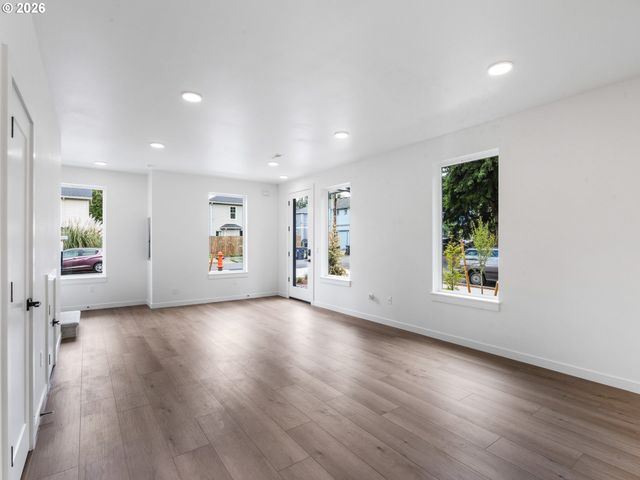 6605 N Seneca St, Portland, OR 97203
