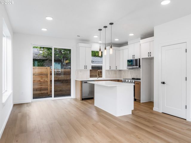 6605 N Seneca St, Portland, OR 97203