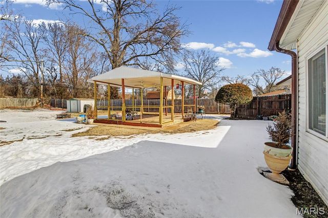 8239 Cadillac Lane, St Louis, MO 63134