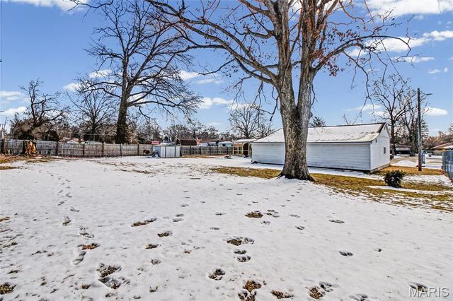 8239 Cadillac Lane, St Louis, MO 63134