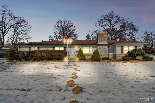 8239 Cadillac Lane, St Louis, MO 63134