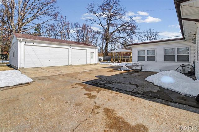 8239 Cadillac Lane, St Louis, MO 63134