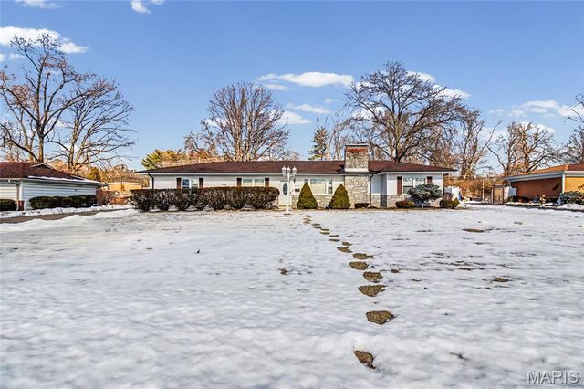 8239 Cadillac Lane, St Louis, MO 63134