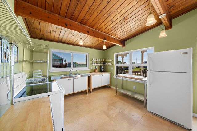 4202 Hardin Drive, Galveston, TX 77554