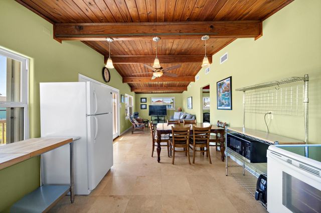 4202 Hardin Drive, Galveston, TX 77554
