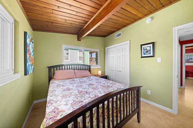 4202 Hardin Drive, Galveston, TX 77554
