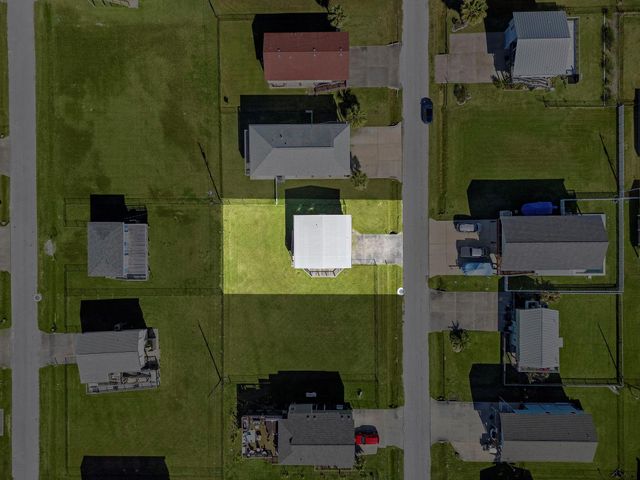 4202 Hardin Drive, Galveston, TX 77554
