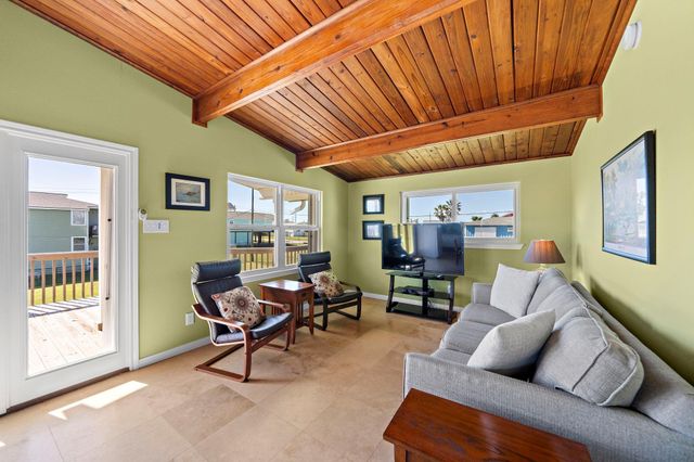 4202 Hardin Drive, Galveston, TX 77554