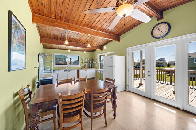 4202 Hardin Drive, Galveston, TX 77554