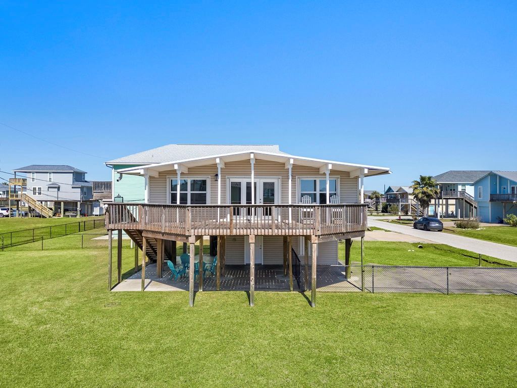 4202 Hardin Drive, Galveston, TX 77554