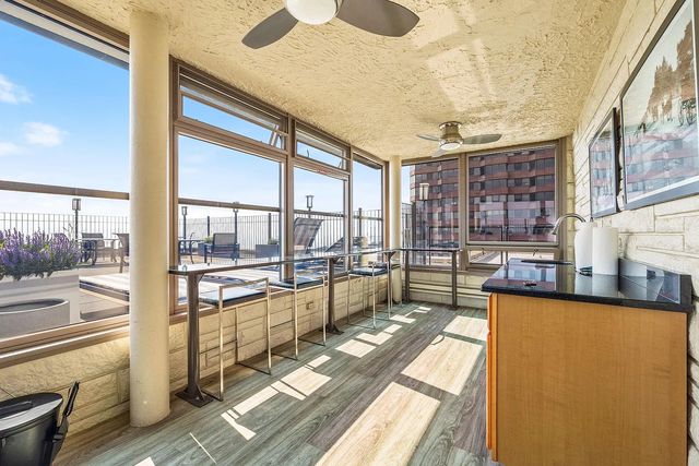 2970 N Lake Shore Drive 2C, Chicago, IL 60657