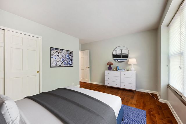 2970 N Lake Shore Drive 2C, Chicago, IL 60657