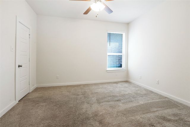 512 Mccoy Drive, Van Alstyne, TX 75495