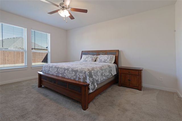 512 Mccoy Drive, Van Alstyne, TX 75495