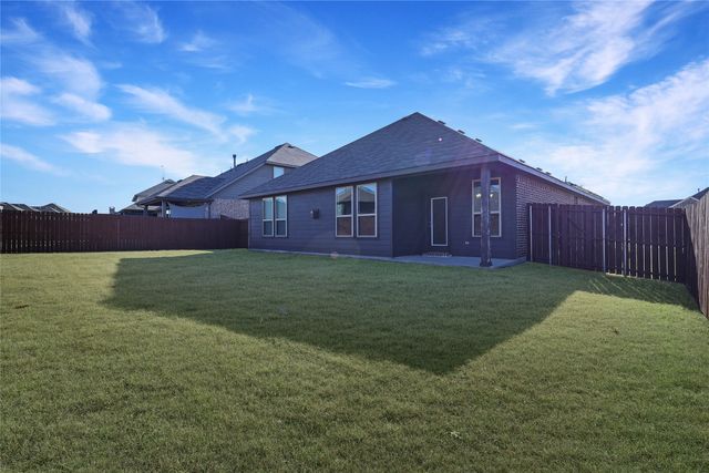 512 Mccoy Drive, Van Alstyne, TX 75495