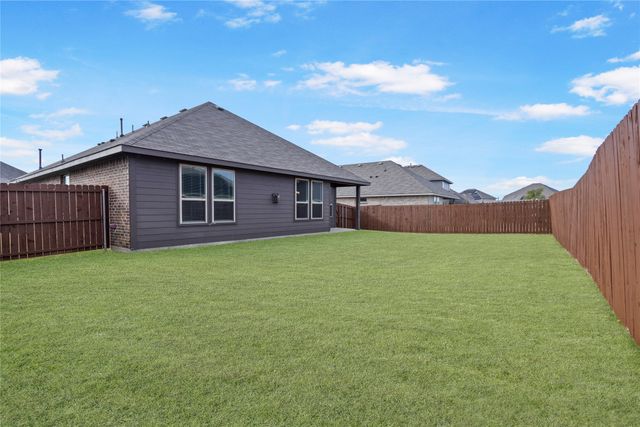 512 Mccoy Drive, Van Alstyne, TX 75495