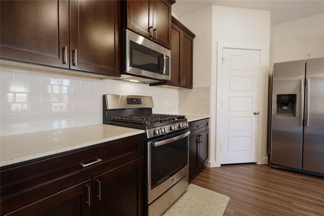 512 Mccoy Drive, Van Alstyne, TX 75495