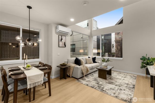 1123 C 10th Avenue E, Seattle, WA 98102