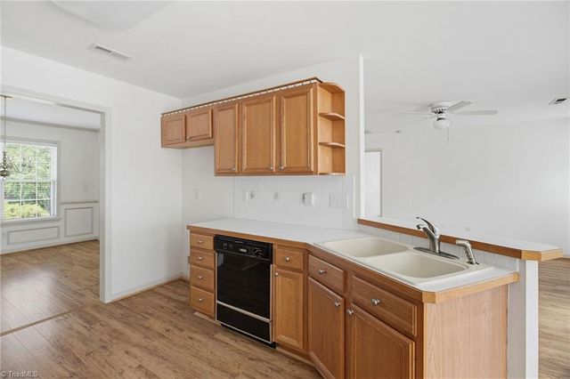 1735 Springfield Farm Court, Clemmons, NC 27012