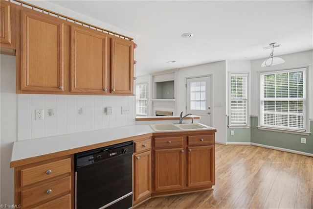 1735 Springfield Farm Court, Clemmons, NC 27012