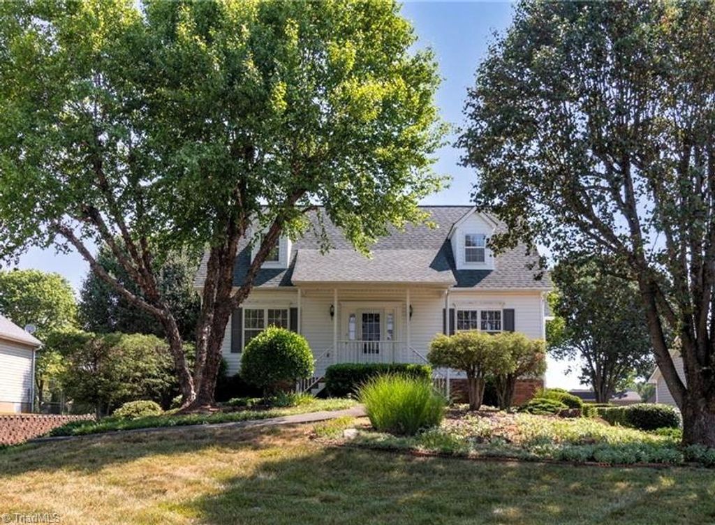 1735 Springfield Farm Court, Clemmons, NC 27012