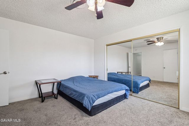 5209 W Avenue M-8, Quartz Hill, CA 93536