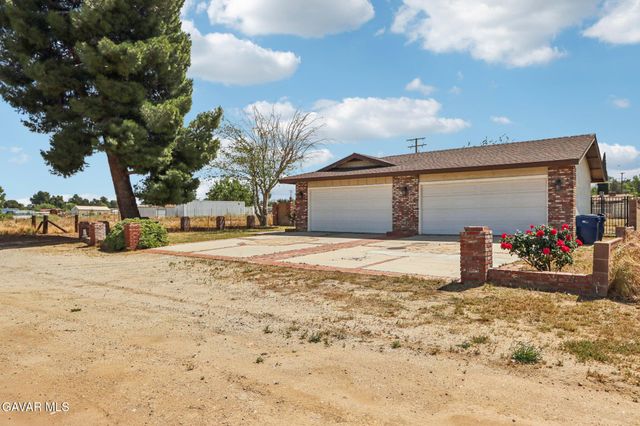 5209 W Avenue M-8, Quartz Hill, CA 93536