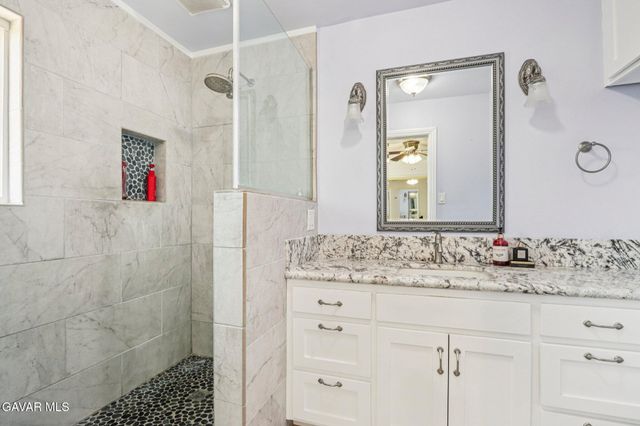 5209 W Avenue M-8, Quartz Hill, CA 93536