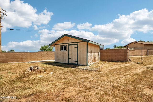 5209 W Avenue M-8, Quartz Hill, CA 93536