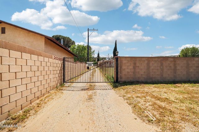 5209 W Avenue M-8, Quartz Hill, CA 93536