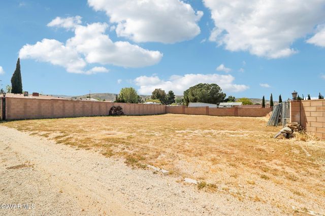 5209 W Avenue M-8, Quartz Hill, CA 93536