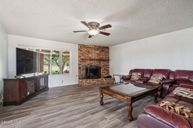 5209 W Avenue M-8, Quartz Hill, CA 93536