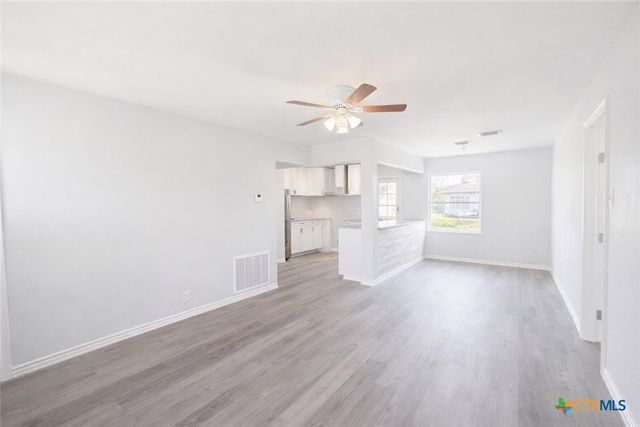 105 Massanet Street, Port Lavaca, TX 77979