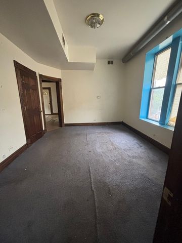 3027 W Flournoy Street, Chicago, IL 60612