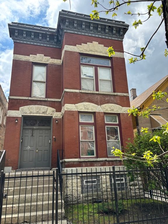 3027 W Flournoy Street, Chicago, IL 60612