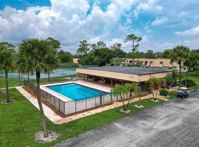 4151 Oak Terrace Drive, Greenacres, FL 33463