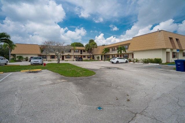 4151 Oak Terrace Drive, Greenacres, FL 33463